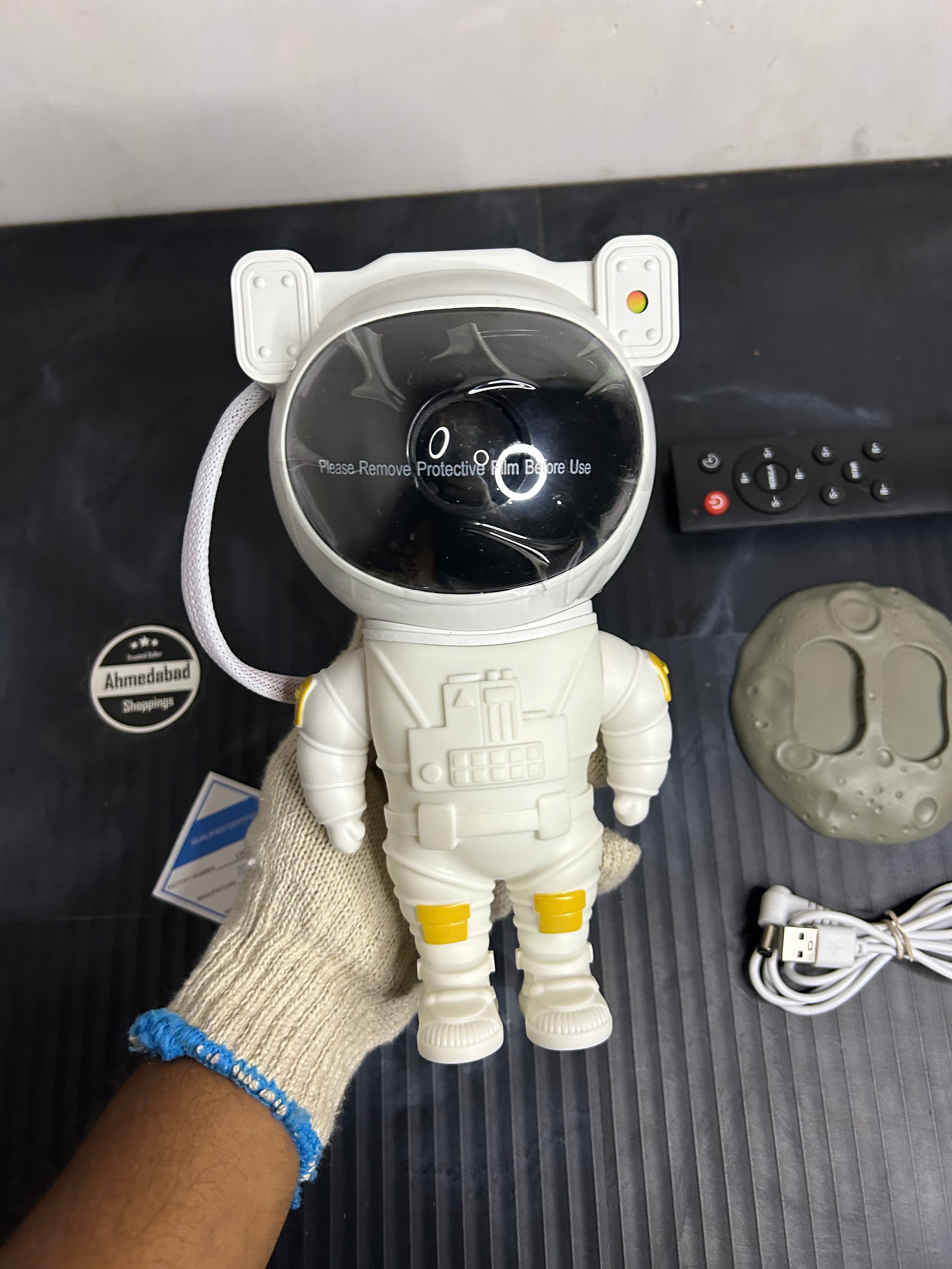 Astronaut Projector 📽️