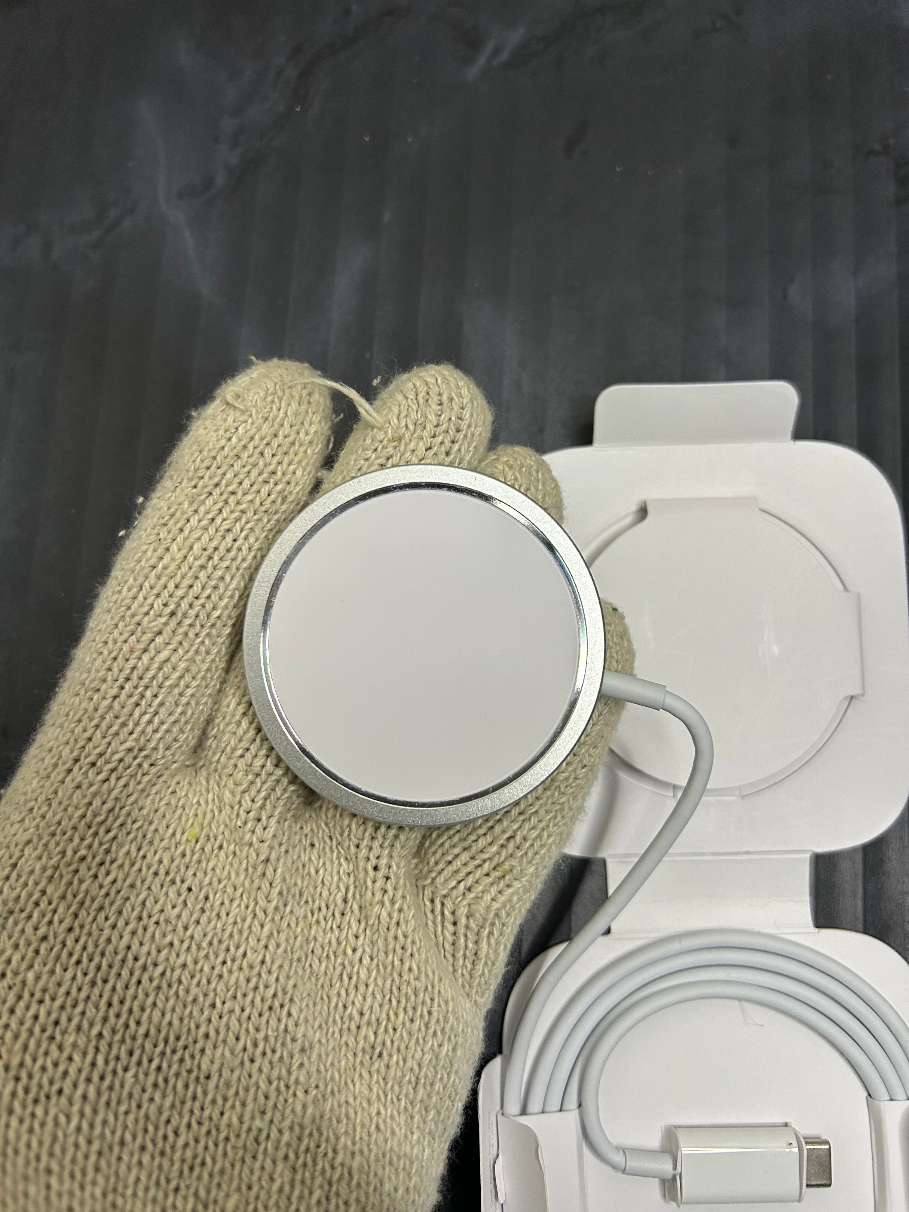 MagSafe Wireless Charger AHMEDABAD SHOPPINGS