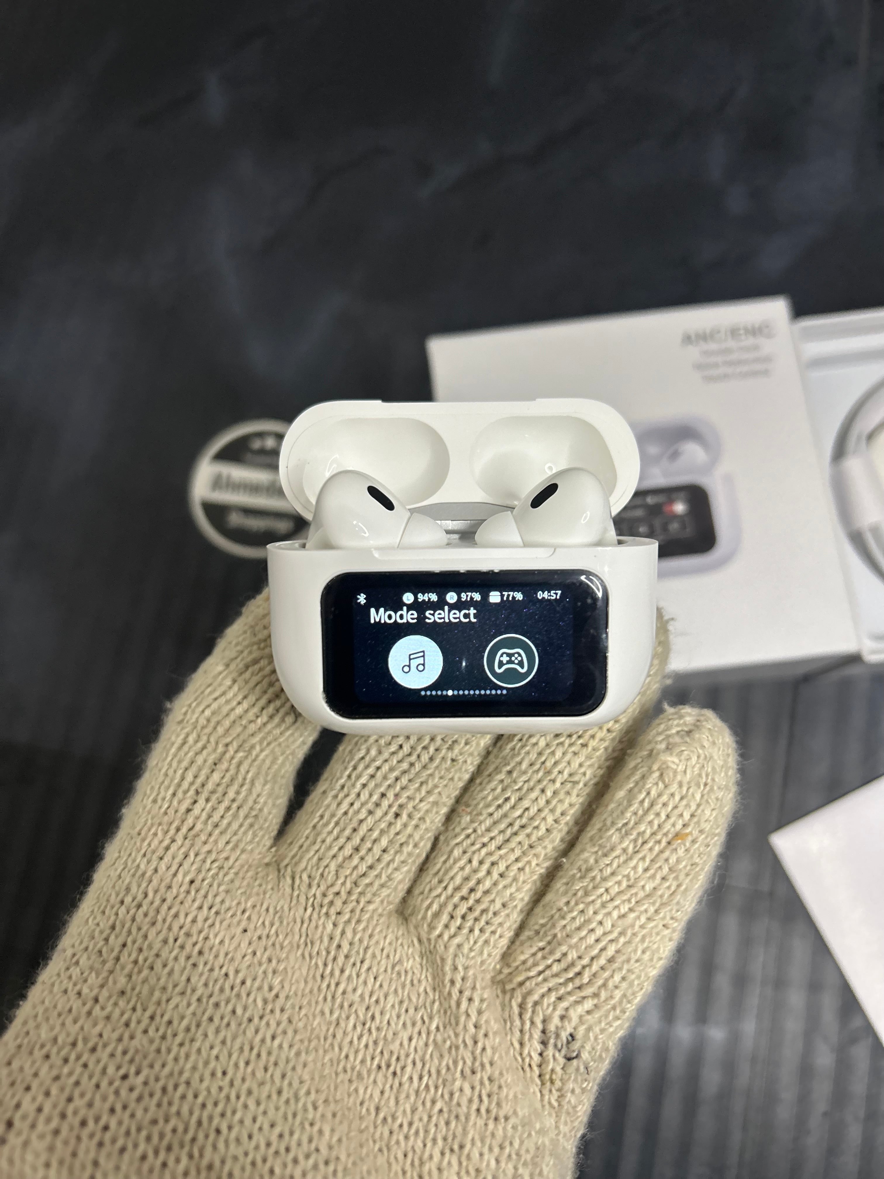 AIRPODS DISPLAY